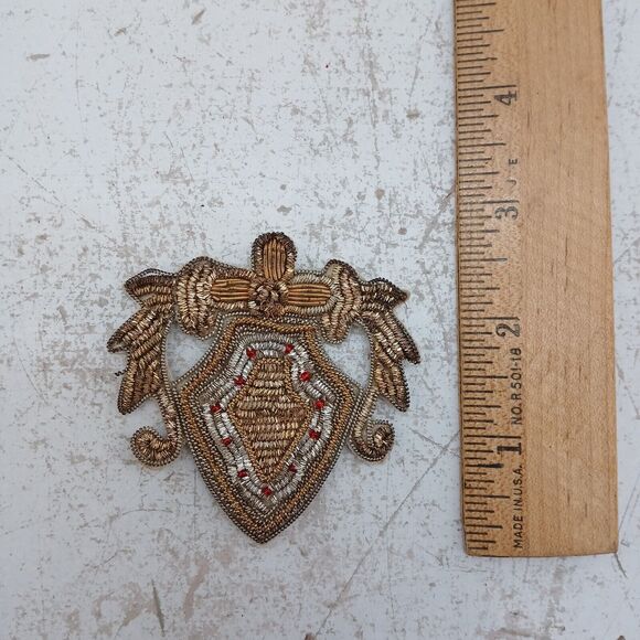 Vintage Gold Bullion Red Floss Metallic Shield Crown Coat of Arms Cres Patch - Picture 8 of 8